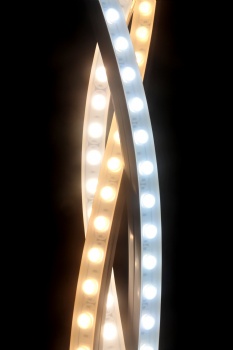 Flexible wall washer